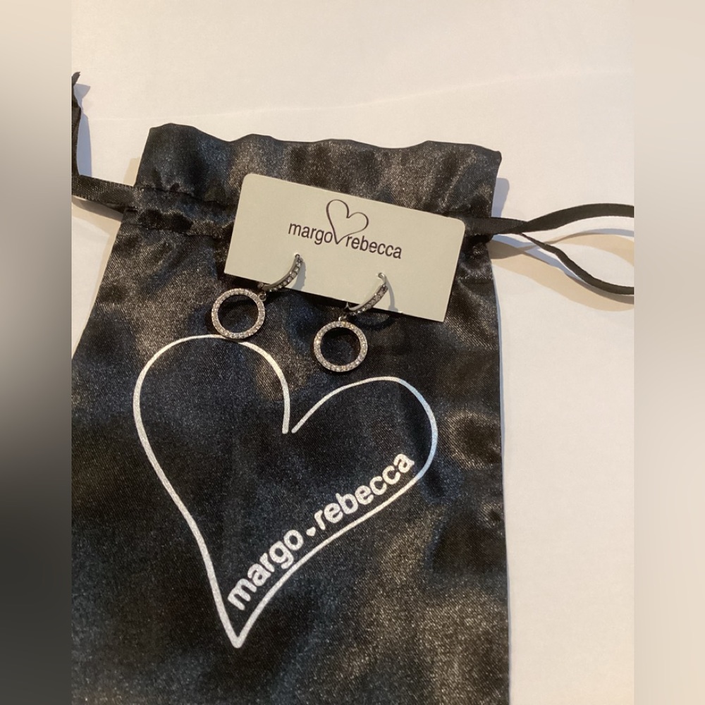 NWT- GORGEOUS CZ Margo Rebecca drop earrings with satin gift bag